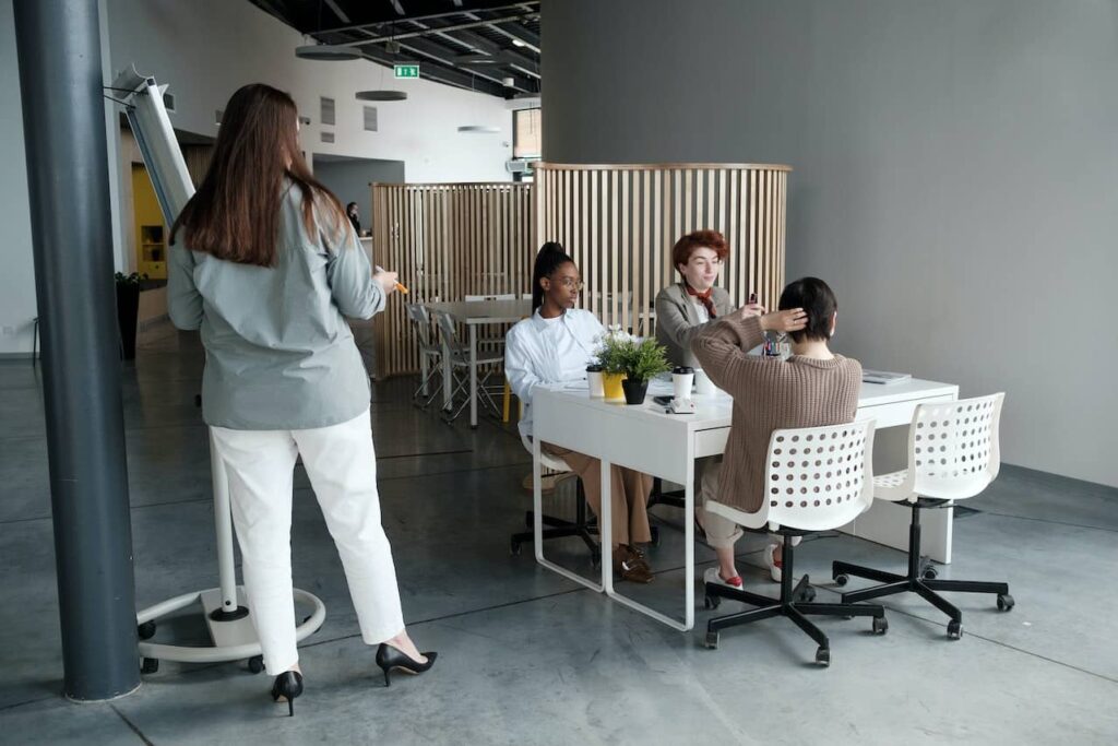 conoce una capacitación laboral en una empresa